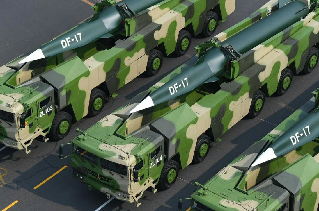 台军加紧造防炸机库，能硬扛一吨多炸弹轰炸，东风导弹要怎么破？