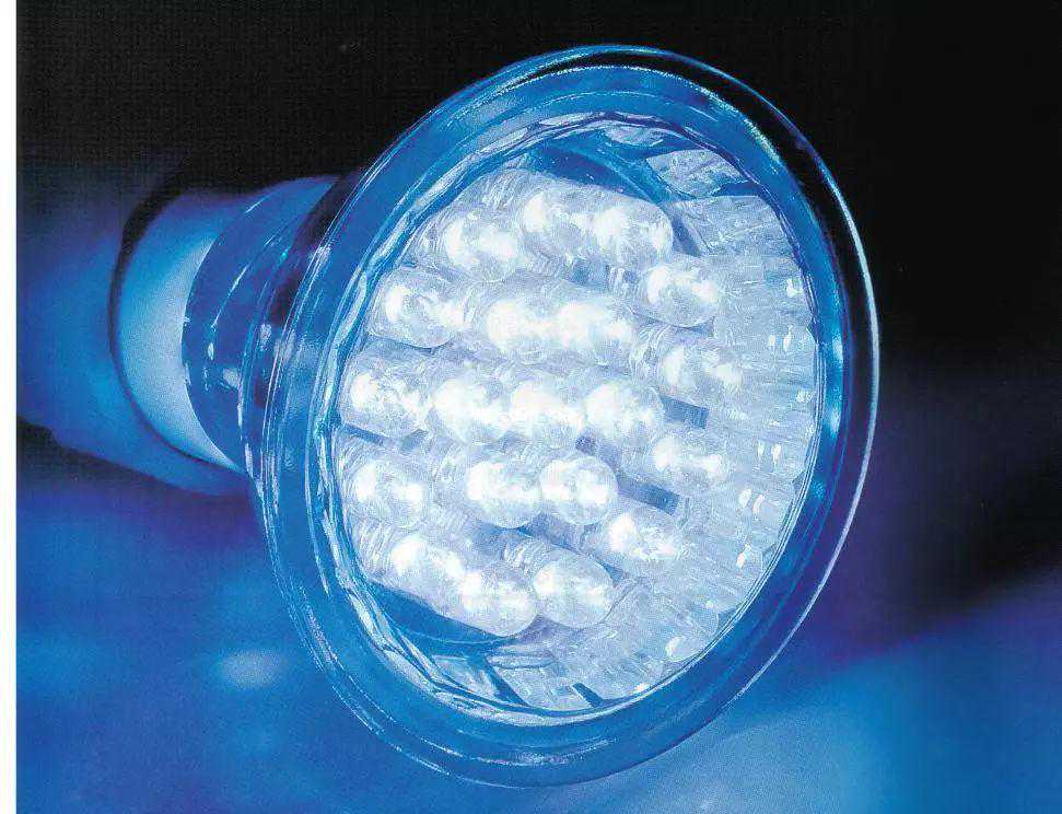 核心技术何难？这个日本人在乡镇企业搞定蓝色LED获得诺奖