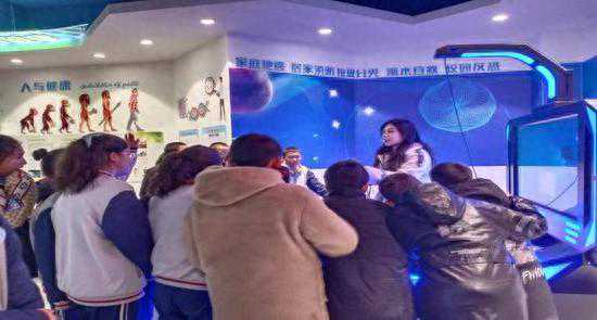 库尔勒市西尼尔镇：走进科技馆 共筑科技梦