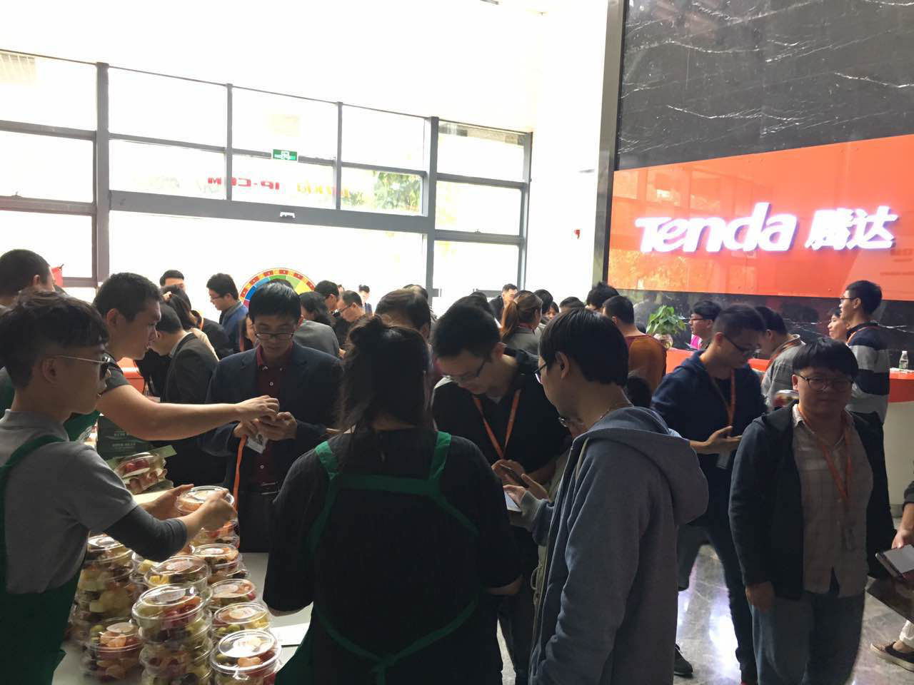 暖冬安居 安居客走进腾达科技