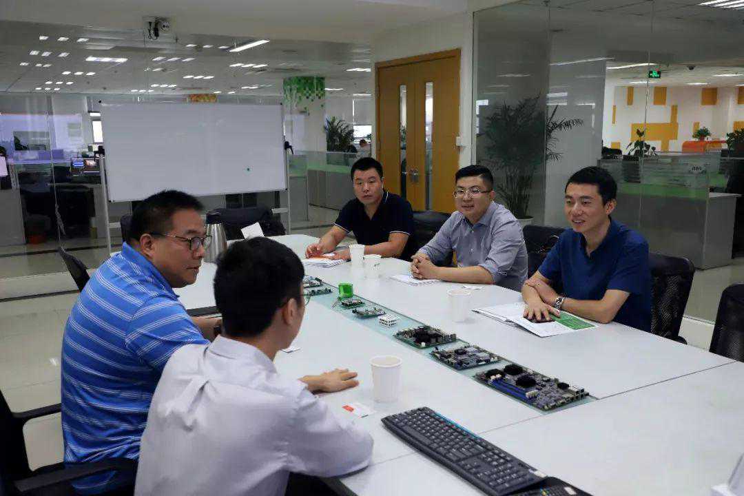 云思科技总经理吴小敏一行到访云创