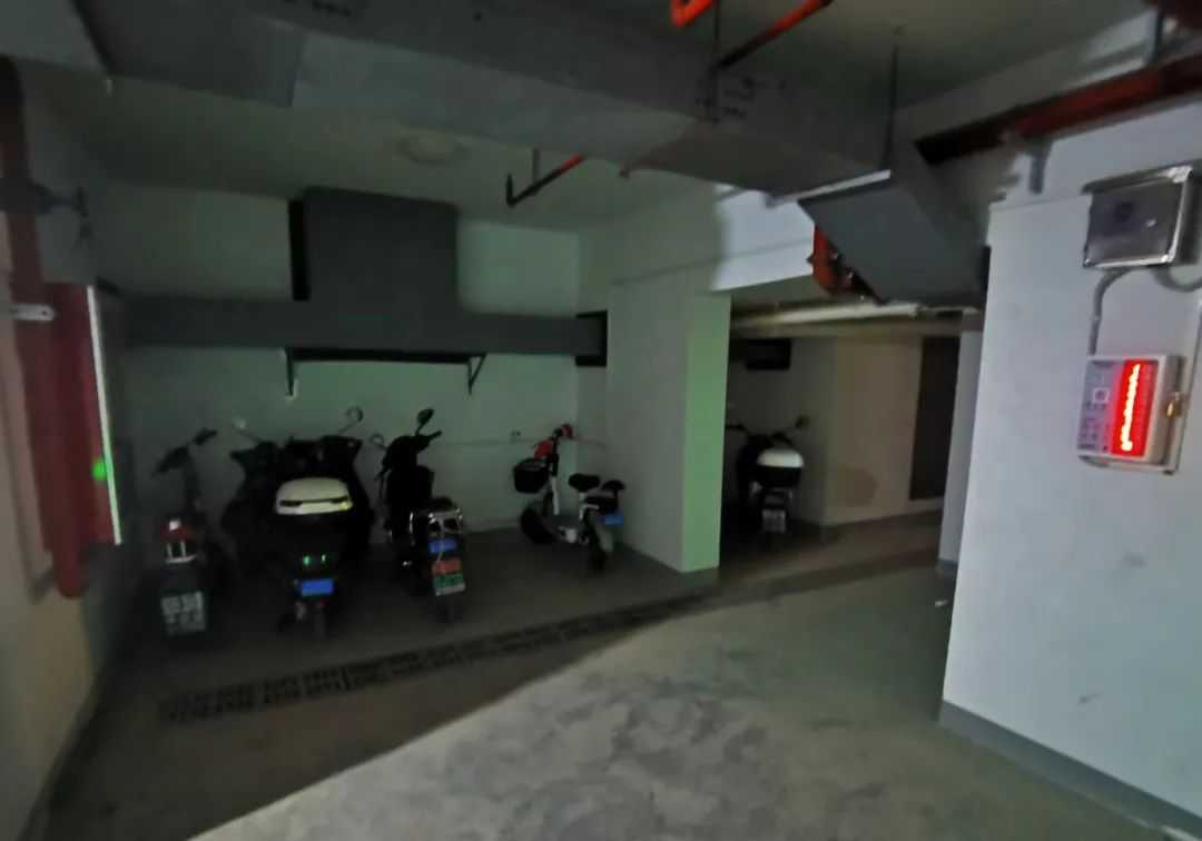 这个居委“AI监控”智能科技守护居民安全→