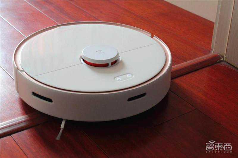 石头科技CEO：不认同“去小米化”，今年推企业级扫地机器人