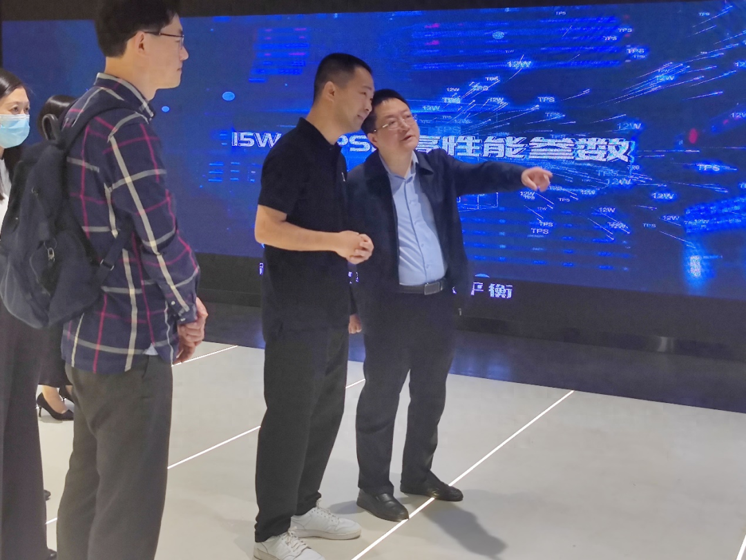 成都市锦江区副区长周晓一行莅临零数科技调研指导