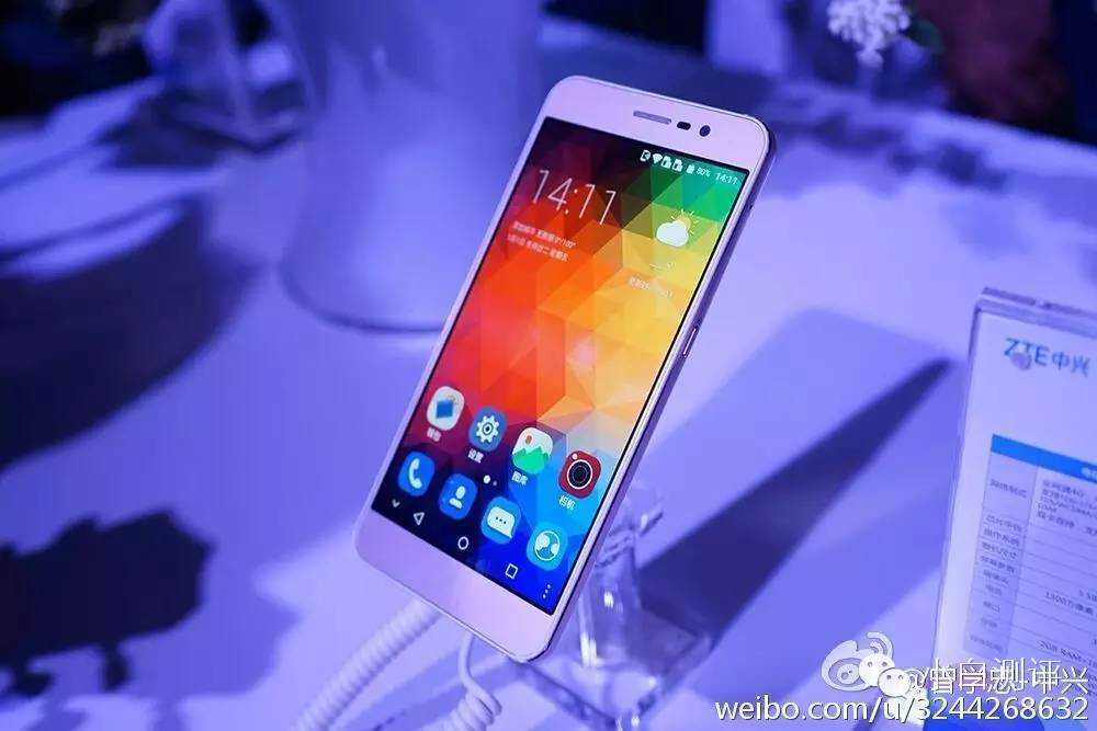 「科技速报」1299元！中兴发布A910丨指纹机Moto G4 Plus渲染图曝光