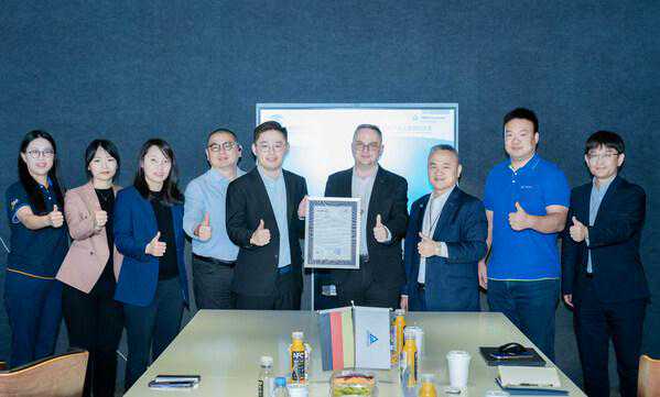 永德利科技AQA手机保护膜获颁TUV莱茵含回收材料产品认证证书