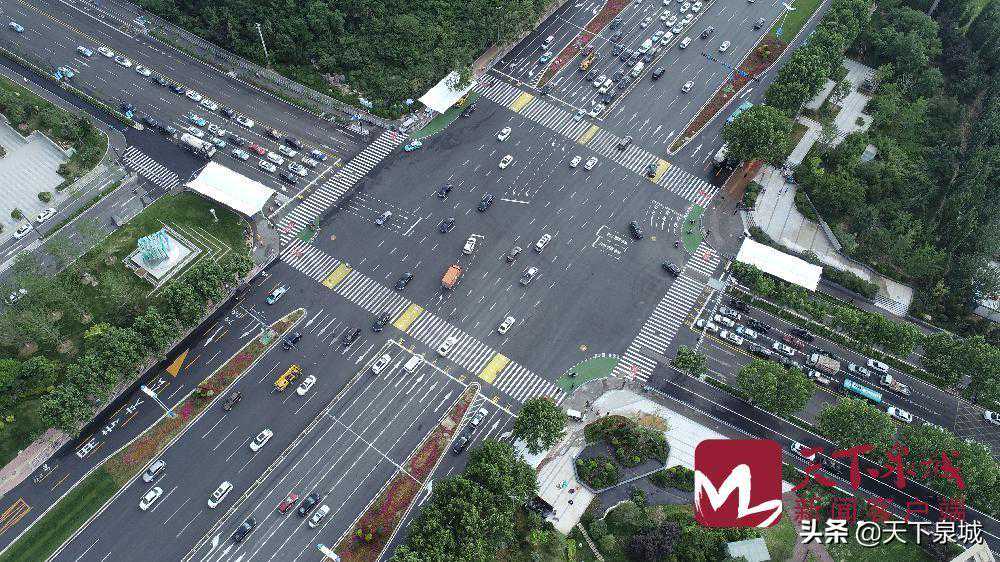 闯红灯实时曝光、电动车都抓拍。济南充满黑科技的“网红路口”是咋炼成的？