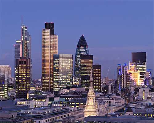 亚航回应载中国旅客航班返航：有乘客听到较大响声，正检测该飞机