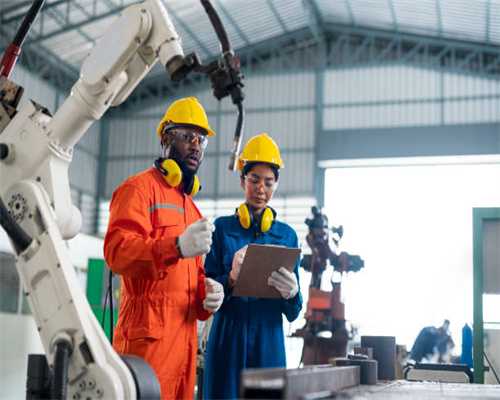 高速公路上逆行的这两位 怎么不上天呐｜高速007本周违法曝光