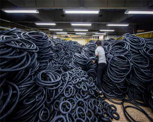 红旗轿车最耀眼的品种，“CA772B防弹车”有哪些不为人知的故事？