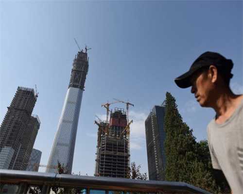 歼31首飞只比歼20晚一年，为何还没开始服役呢？